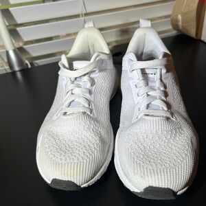 Avia White Low-Top Athletic Sneakers